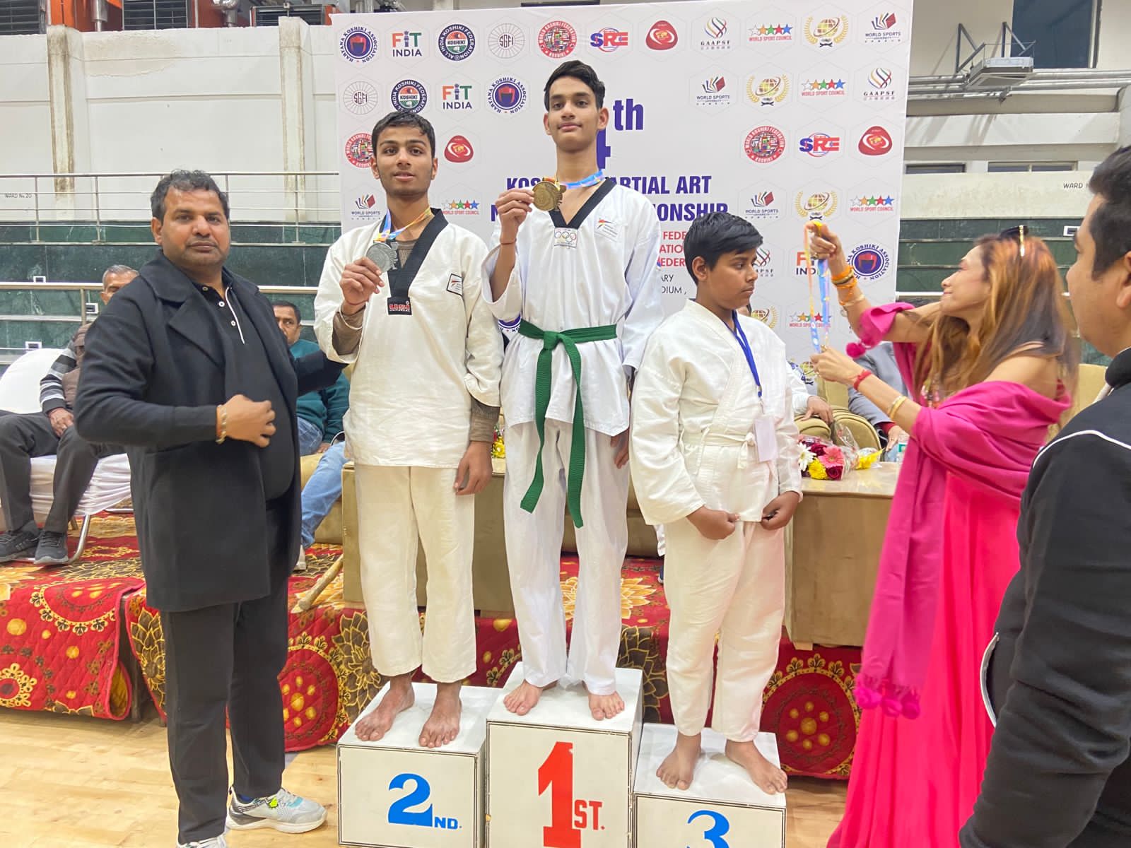 WhatsApp-Image-2024-02-06-at-12.00.15-PM-2